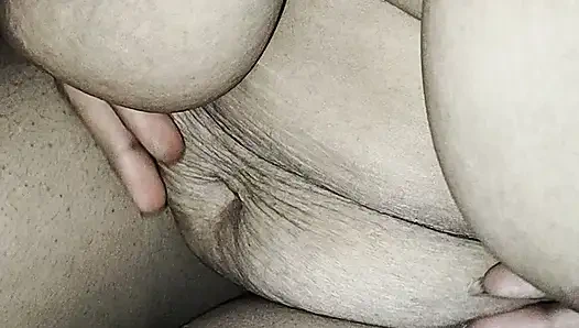 Mujhe mota lund chahiye koi hai jo mujhe kala or lumba