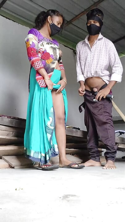 Desi muslim girl posay  titty fukking