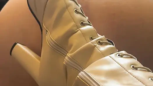 Ballbusting, Dia Pantas Mendapatkannya.