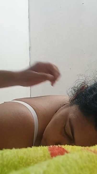 10 Güzel kız arkadaş anal seks, derin boğaz, seks oyuncakları ve aşırı orgazmlarla sikişiyor | Bölüm 1