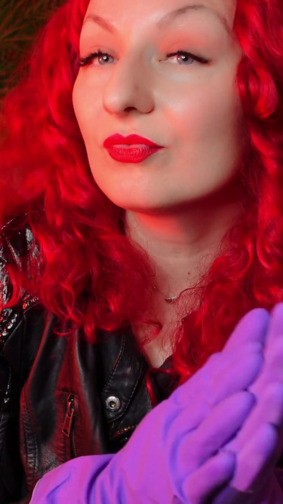 ASMR sounding: kitchen rubber gloves fetish