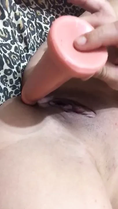 Cadela gostosa se masturbando
