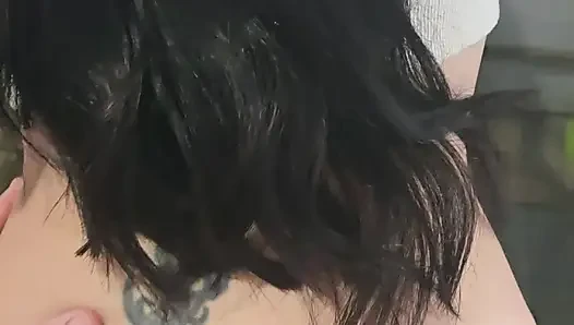 Milf wird im badezimmer im örtlichen pub geritten