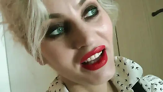 Первая киска против твоей воли