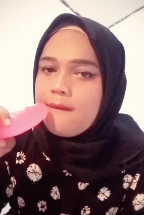 Me Suck Dildo