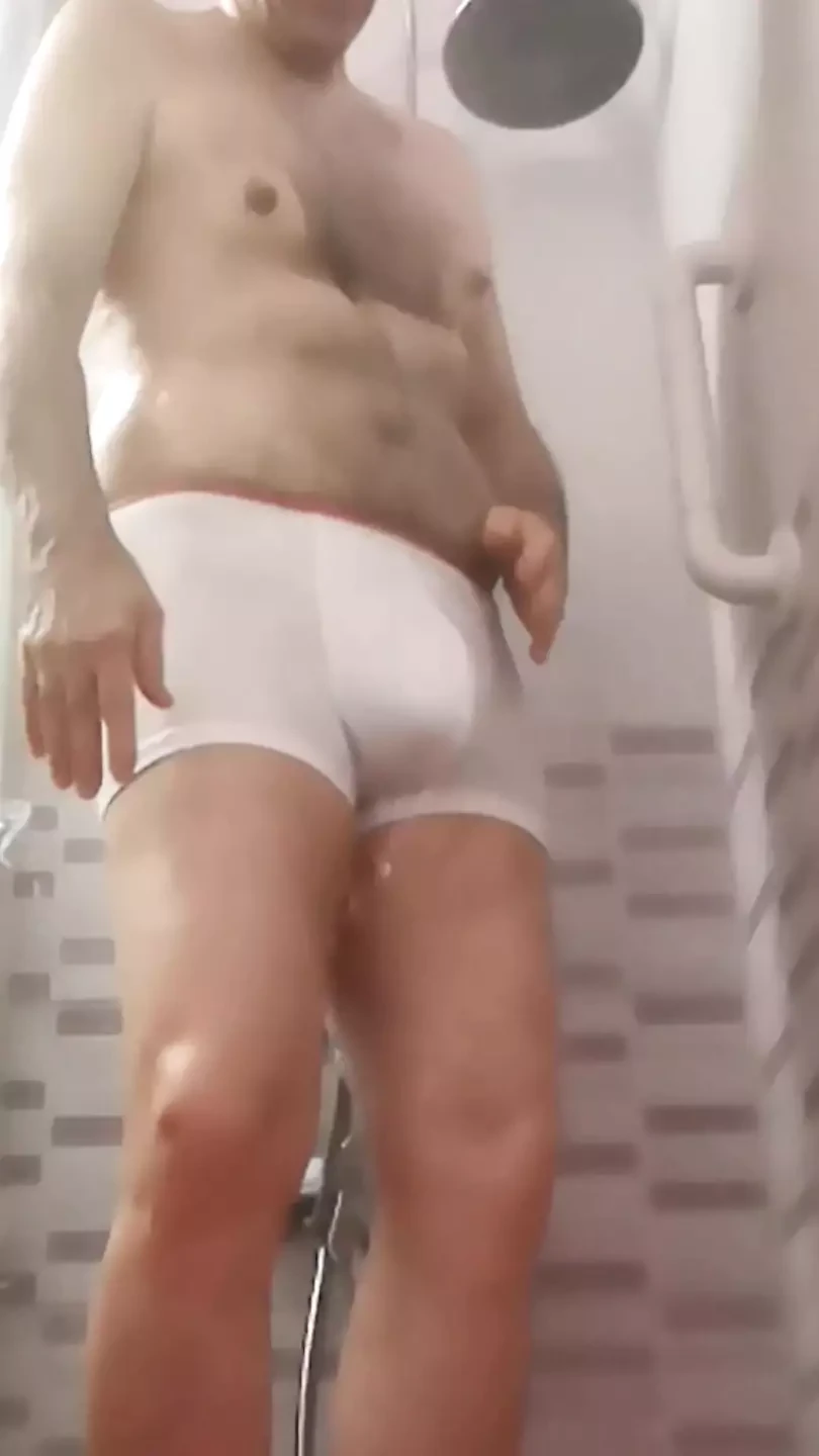 DUȘ CU BOXER ALB