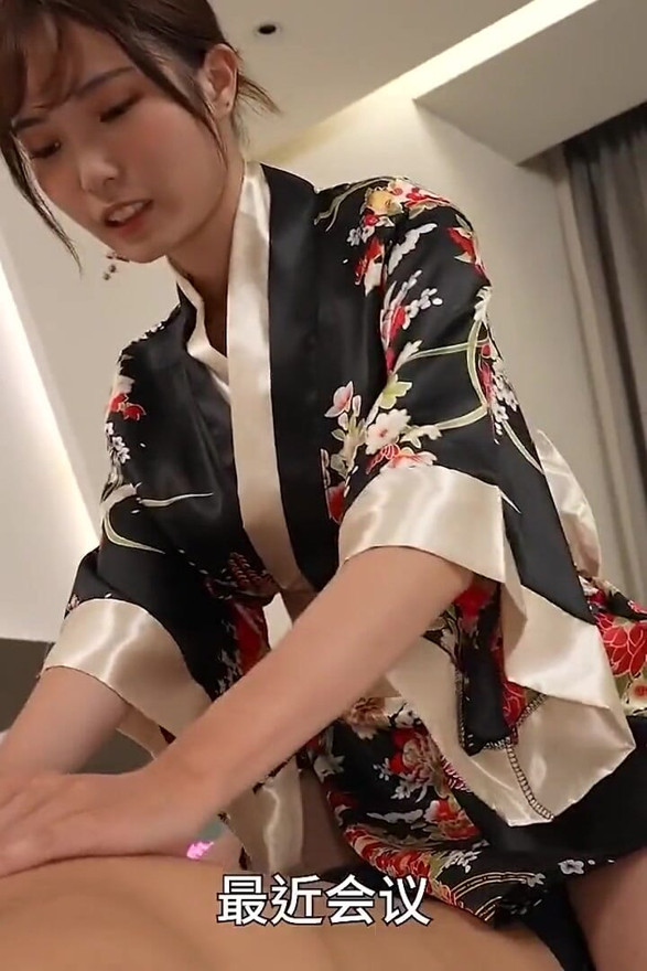 Hook up with Asian petite and making her swallow my cum.