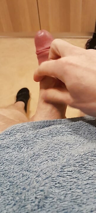 Gay Ginger amateur wank having a cum explosion