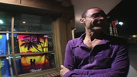 Cewek sange ini dientot habis-habisan sampai dicrot di dalam