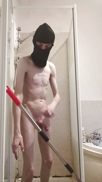 Hung bi chav strip teasing and washing himself and wanking off huge load