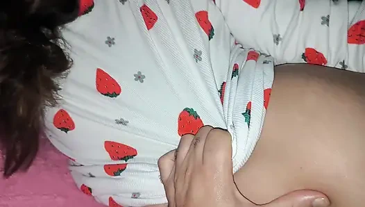 Ateşli orta yaşlı seksi kadın Arap büyük yarağa biniyor ıslak amcığımı sikiyor