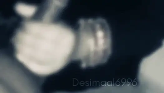 Üvey annemin götünü görmek beni tahrik etti, bu yüzden beni sıvazlamasını söyledim