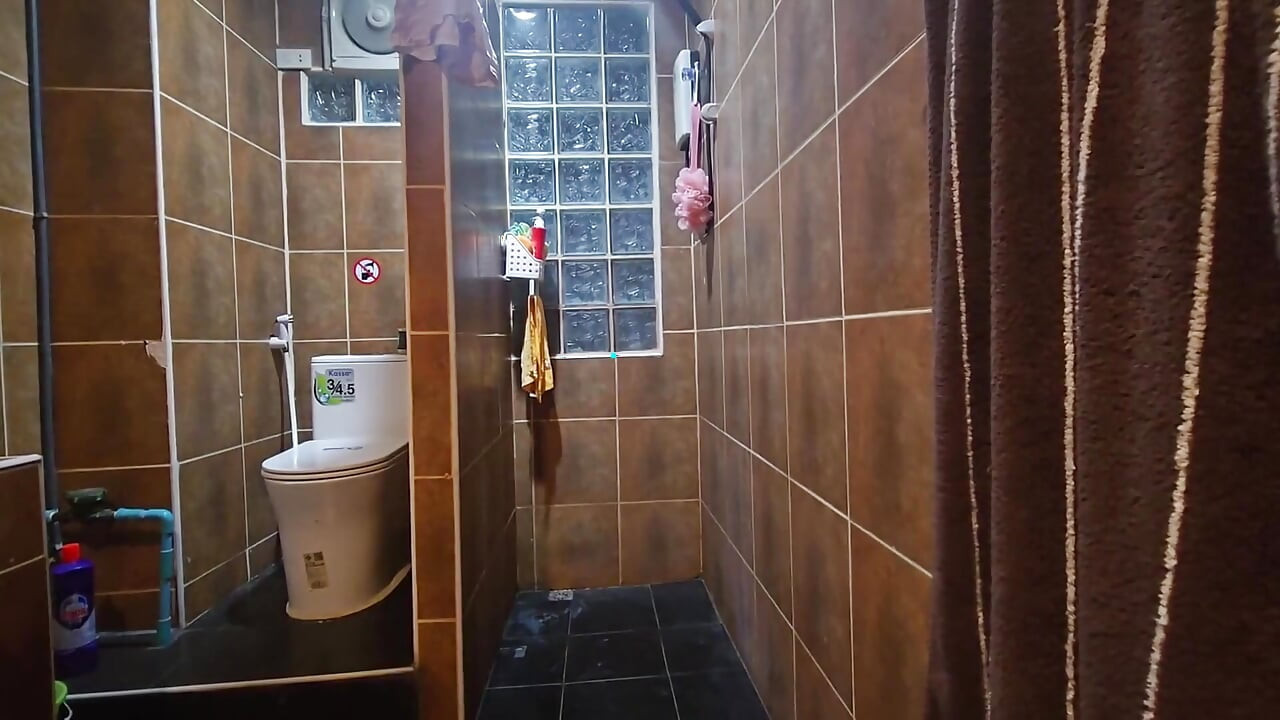 Jimbob Pissing on His Feet and Stomach