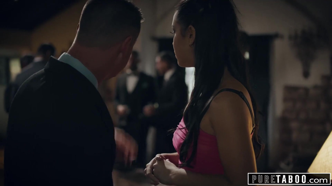 純粋なタブー痴女がビジネスマンに屈辱-公共ファック