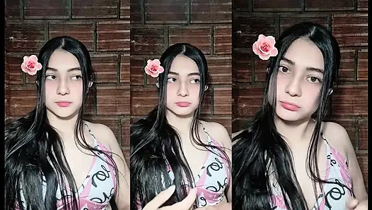 Aku suka banget aku masturbasi di panggilan video sama penggemarnya