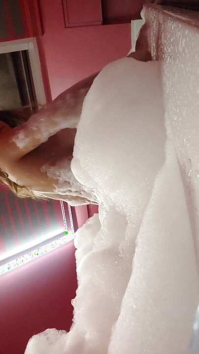 Skinny Girl Alone in Hydro Crazy to Take Dick