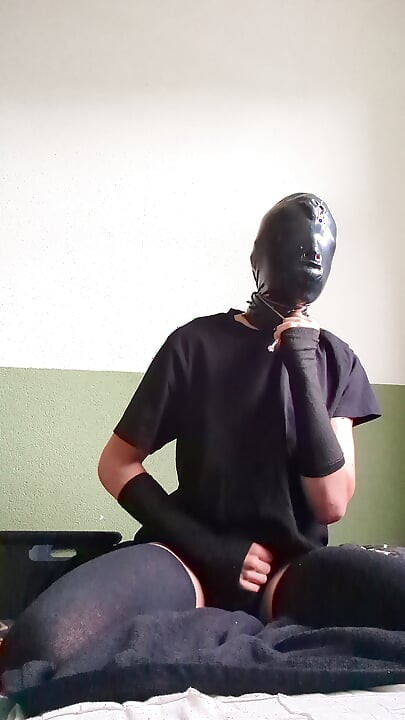 playing wiht myself in latex hood