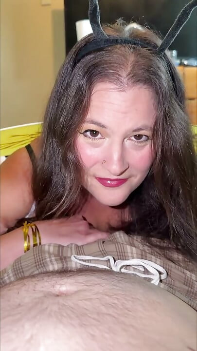 Real solo amateur wife masturbates with bee vibrator (Sweet Cherry)