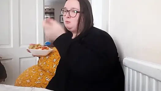 BBW SSBBW stuffing belly fish and chips