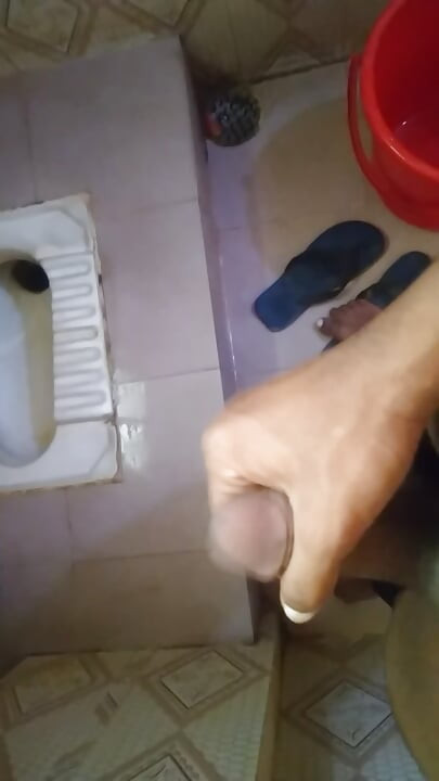Desi amture boy pees and jark shaved dick alone