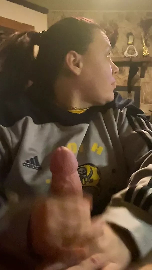 Amateur wife sucks cock until he cums