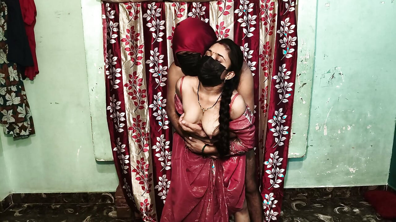 فيديو سكس هندي بين زوجين بالساري، الأخت المتزوجة تخون زوجها وتتناك من أخيها الصغير