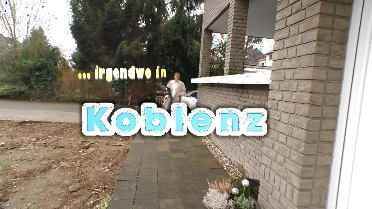 Tante pantat bahenol bertato dengan lingerie seksi lagi asik ngentot sampai mulutnya berujung ngentot