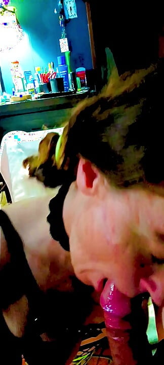 ただ俺のチンポをしゃぶり続けろ、ワイフホア