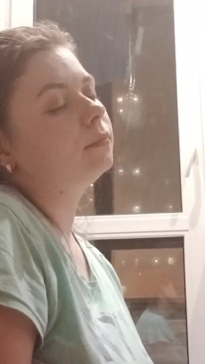 "Orta yaşlı seksi kadından ev yapımı oral seks" den önemli an