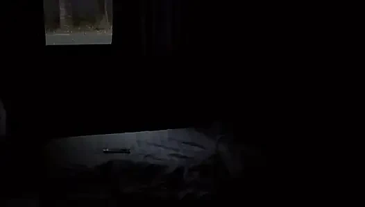 Istri saya suka pamer.