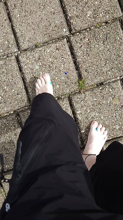 Pieds Nus Dans La Mer Du Nord De Septembre À Wangerland