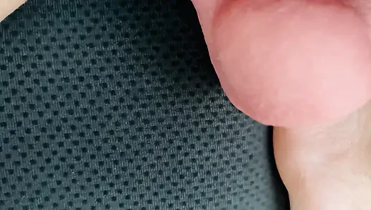 Di dalam mobil saya berhenti di tempat parkir untuk melakukan dildo vagina saya seperti pelacur dengan risiko dikejutkan oleh orang asing