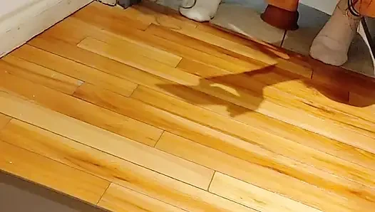 Aku nggak bisa berhenti menatap cermin... Bisakah kamu? Sesi dildo raksasa di depan cermin