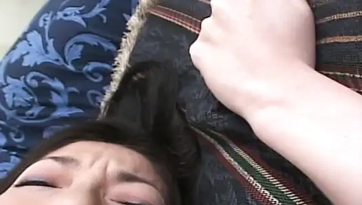 Japanische MILF liebt es, mit spielzeug zu spielen