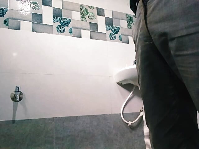 Old man mastrubation cock cleaning