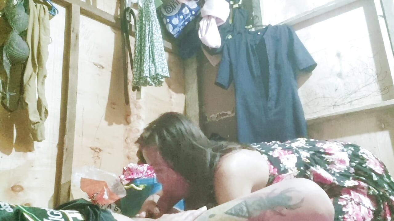 Filipina wife share pussy with her college friend