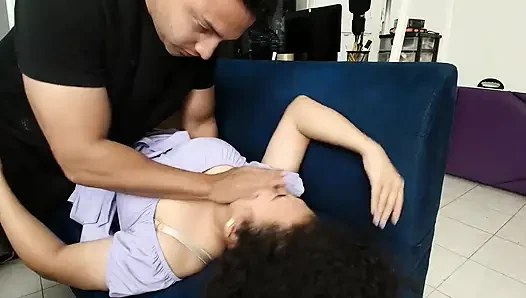 Ofis arkadaşım çok seksi oluyor beni ısıtıyor
