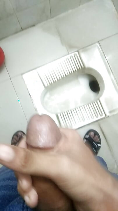 Jeg ville virkelig gerne have sex, så jeg gik på toilettet