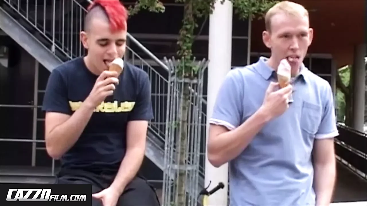 Cazzofilm.com – Young punk cocksucker