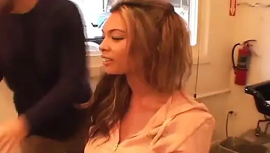 Sesi hairstyling bareng tera patrick