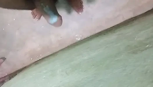 Muth mar kar Gira dya