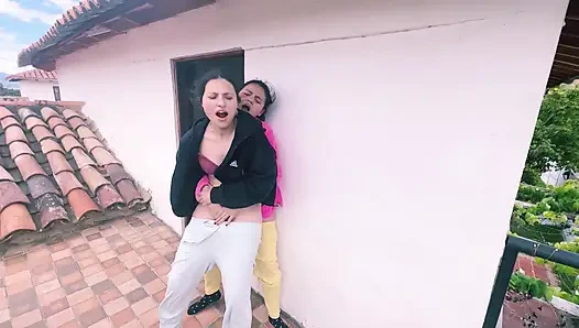 Komşum beni amımı ıslatmaya davet ediyor