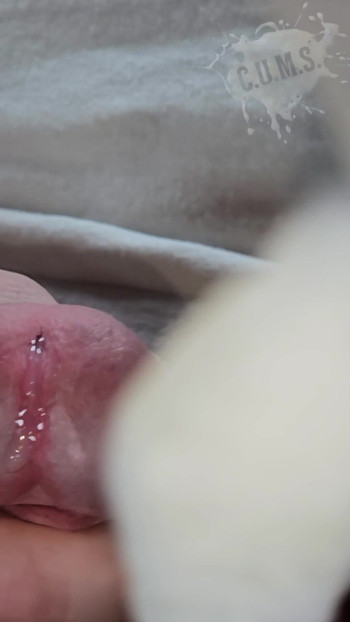 Must-share moment z "C.U.M.S - Close Up and Motion Zwolniony - Solo Cumshot # 32"