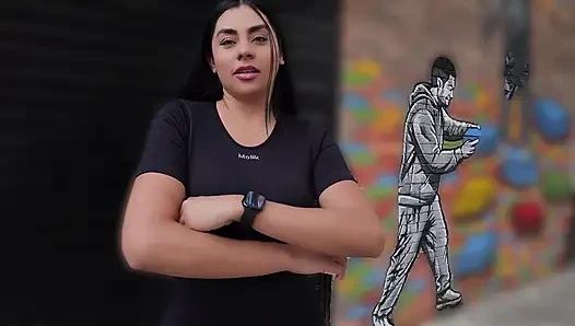 Aku memuaskan taruhanku sama si penjual empanada yang masih perawan