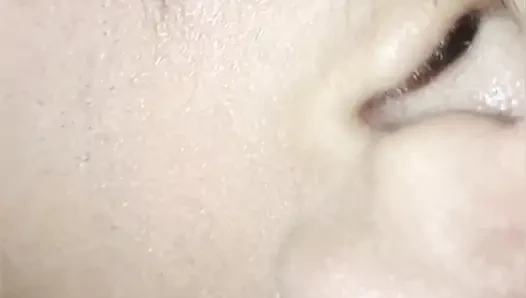 Gerçek ve doğal tepkilerle amatör ev yapımı