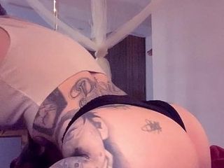 Sabrina Sawyers nackt tätowiertes Tattoo, sexy heißer dicker Arsch, Twerk