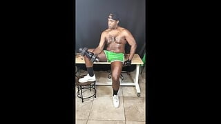 Oiled Muscled Gay Streamer Jerking Giant Cock After Working Out