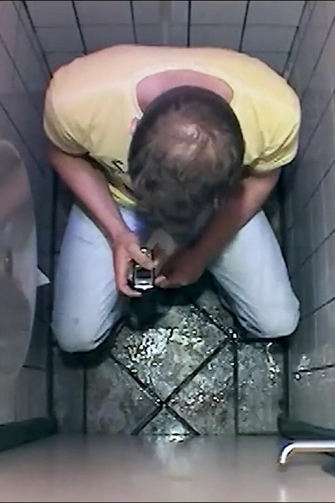 Amateur Sex on the Toilet