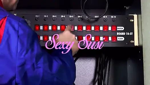 Грудастая сексуальная Suzy в глубокой любви