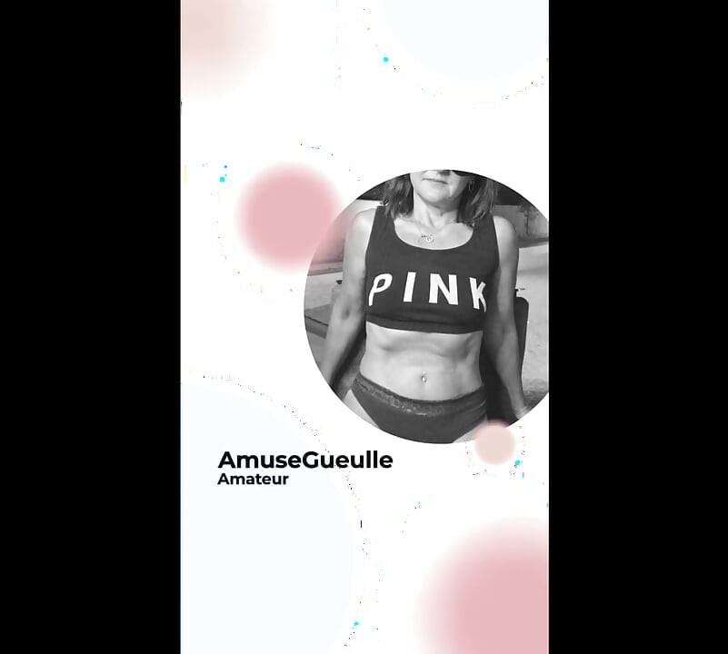 Masturbacja różdżki topless